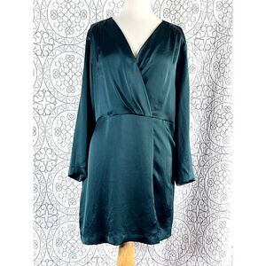 Dynamite Dress Emerald Green Long‎ Sleeved Satin Women's L